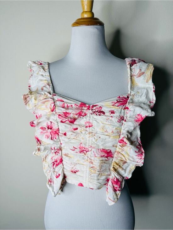 H&M Tops - H&M Red Floral Bohemian Cottagecore Linen Blend Ruffle Crop Top